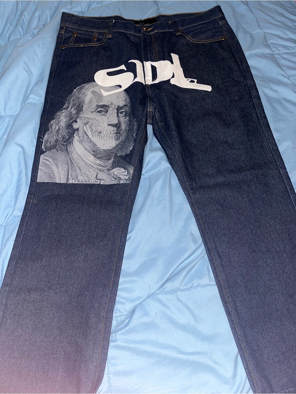 Men's Dark Blue Straight Jeans with White Graphic